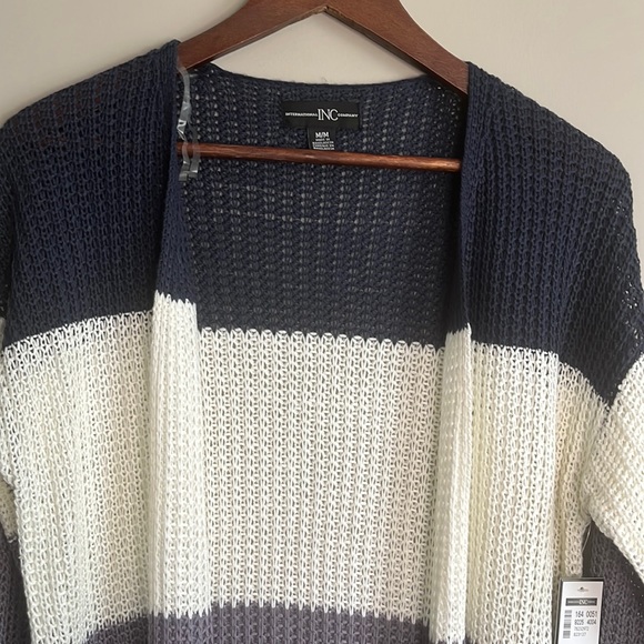 NEW International INC Company knit cardigan - Picture 2 of 6